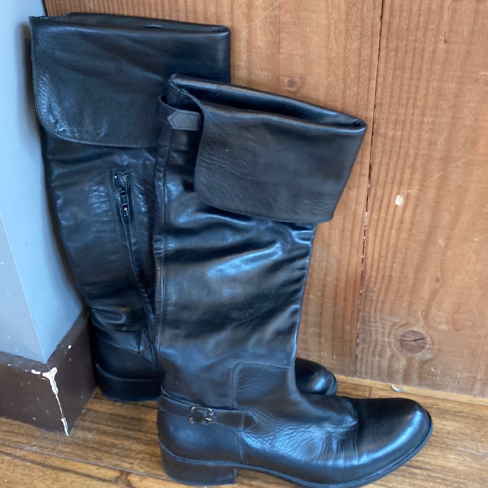 Beautiful black leather boots made by Vero Cuoio in Italy .  Size 38.